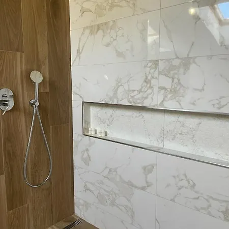 Rosel A Restauracia 3* Nové Zámky