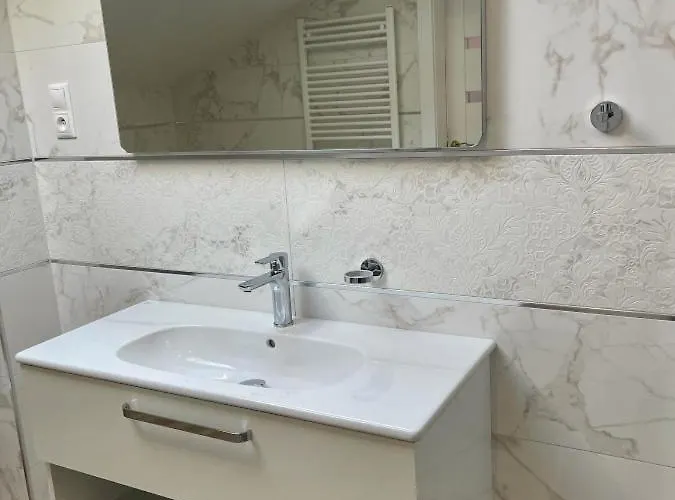 Rosel Penzion A Restauracia Nové Zámky